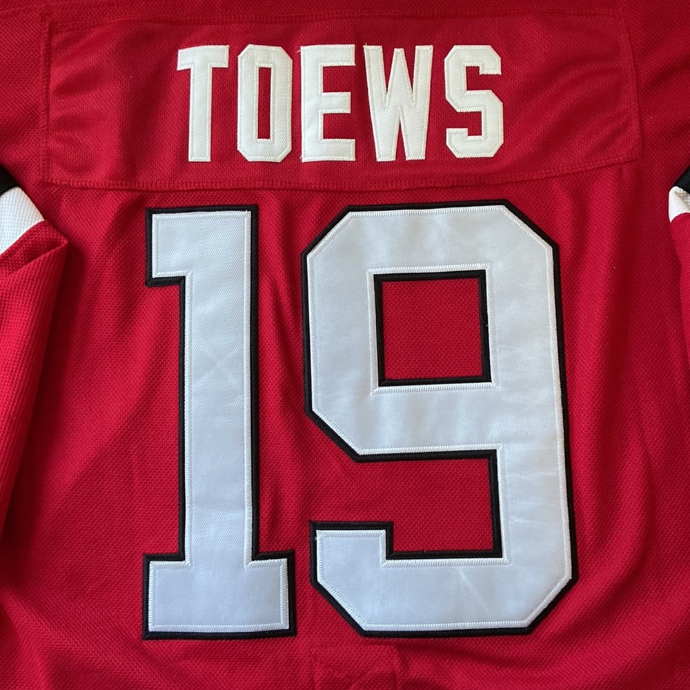 NWOT - NHL Vintage Hockey Officially Licensed Blackhawks Jersey - Picture 7 of 10